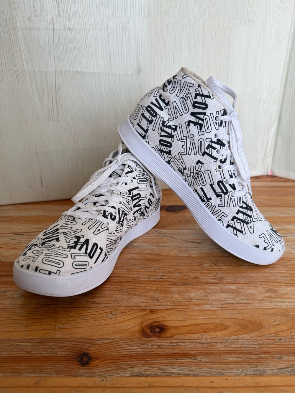 NOBULL Womens Mid Top Athletic Sneaker Lace Up White/Black All Love Print Size 6